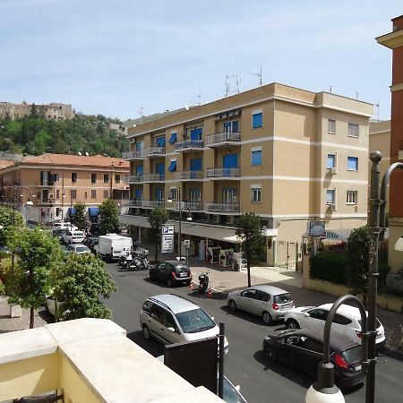 Vittoria Home 44 Terracina Bagian luar foto