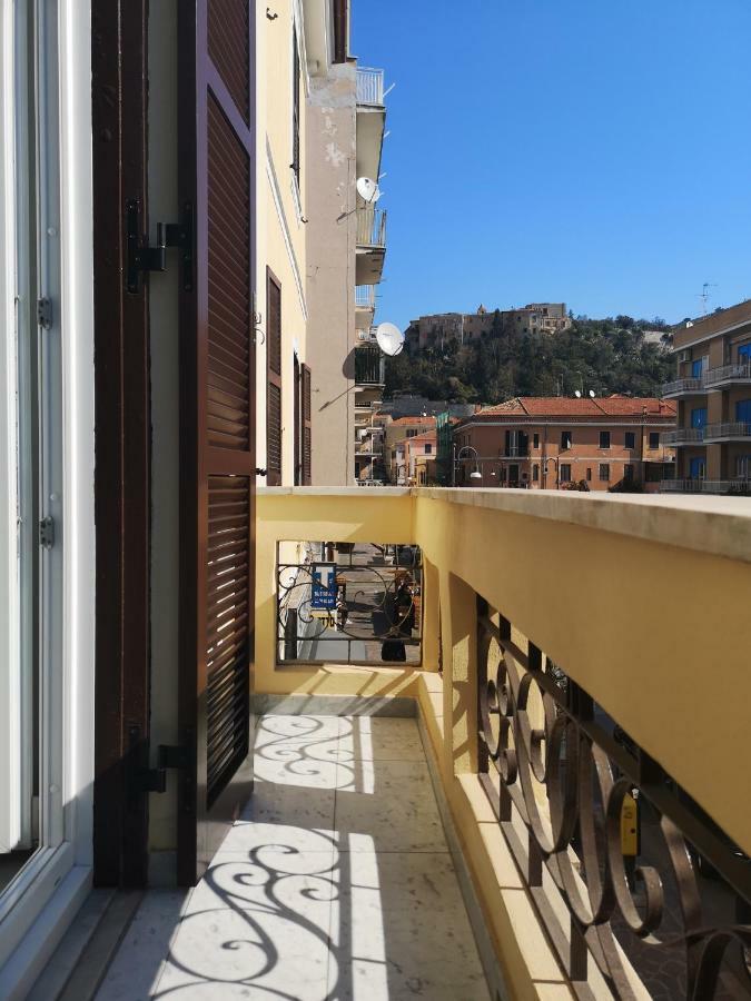 Vittoria Home 44 Terracina Bagian luar foto